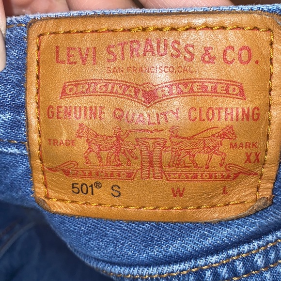 Levi's 501 Skinny Medium Wash High Rise Jeans - Picture 6 of 7